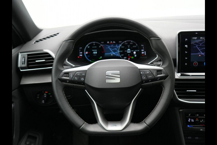 Seat Tarraco 1.4 TSI e-Hybrid Xcellence PHEV 245pk Dealer O.H. | Panodak | Adaptive Cruise | 360 Camera | Sfeerverlichting | Voorstoelen Verwarmd | Keyless | Blis | Apple Carplay | Navigatie | DAB | Plug In Hybrid |