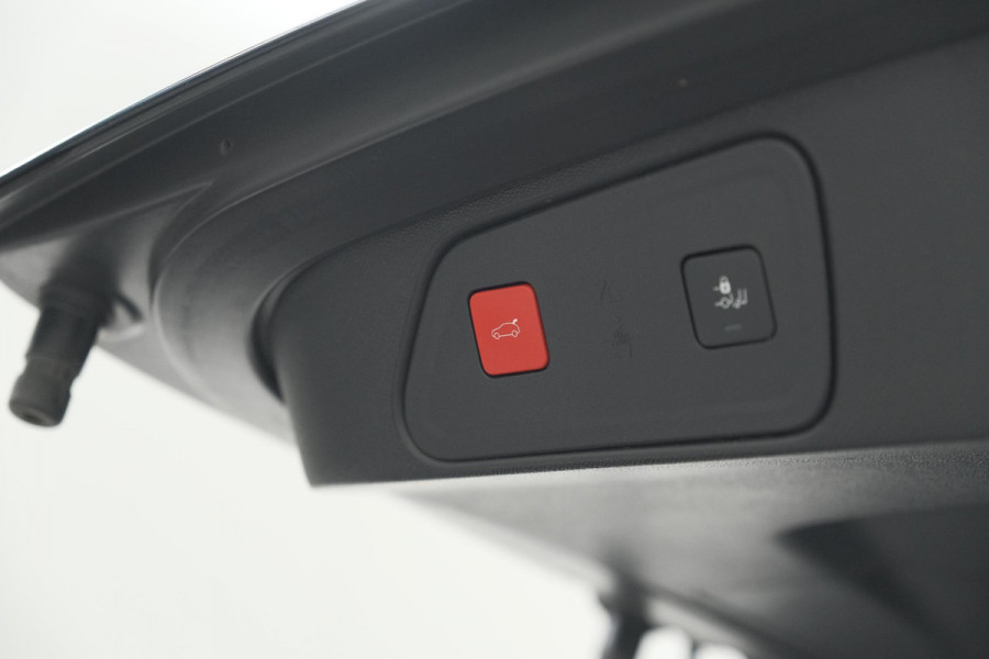 Peugeot 3008 PureTech 130 EAT8 GT | Adaptieve Cruise Control | Elektronische Kofferklep | Camera | Dodehoekdetectie