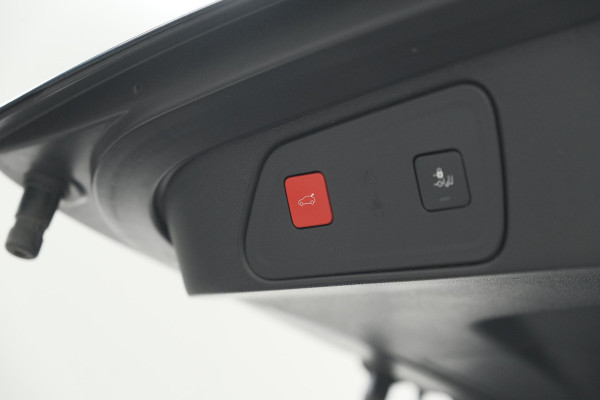 Peugeot 3008 PureTech 130 EAT8 GT | Adaptieve Cruise Control | Elektronische Kofferklep | Camera | Dodehoekdetectie