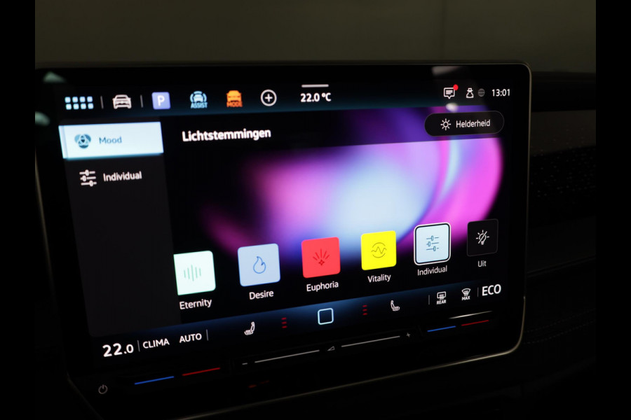Volkswagen Tayron 1.5 eHybrid R-Line Edition 204 pk Automaat (DSG) | Verlengde garantie | Navigatie | Panoramadak | Trekhaak (wegklapbaar) | Parkeersensoren (Park assist) | Rondomzicht camera | Black Style pakket | R-Line |