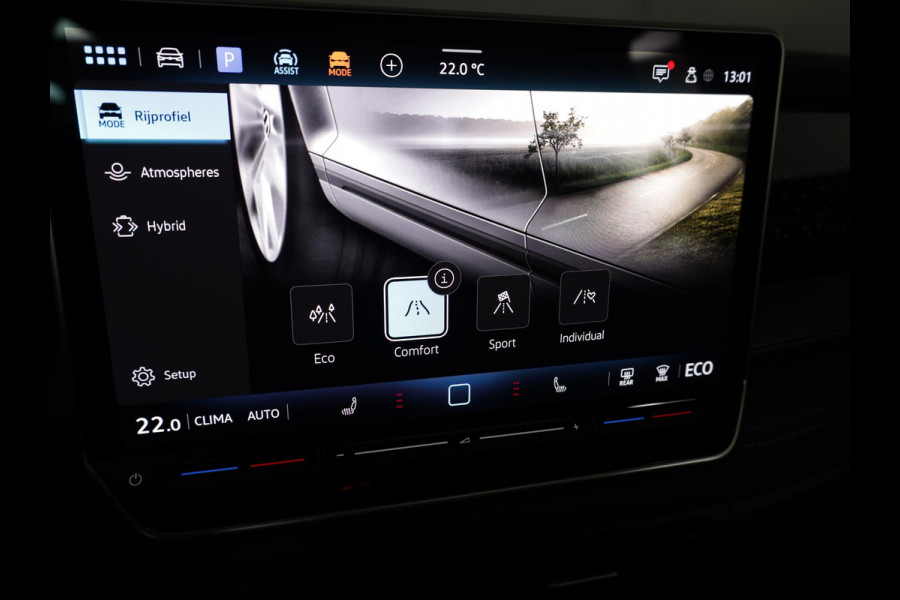 Volkswagen Tayron 1.5 eHybrid R-Line Edition 204 pk Automaat (DSG) | Verlengde garantie | Navigatie | Panoramadak | Trekhaak (wegklapbaar) | Parkeersensoren (Park assist) | Rondomzicht camera | Black Style pakket | R-Line |