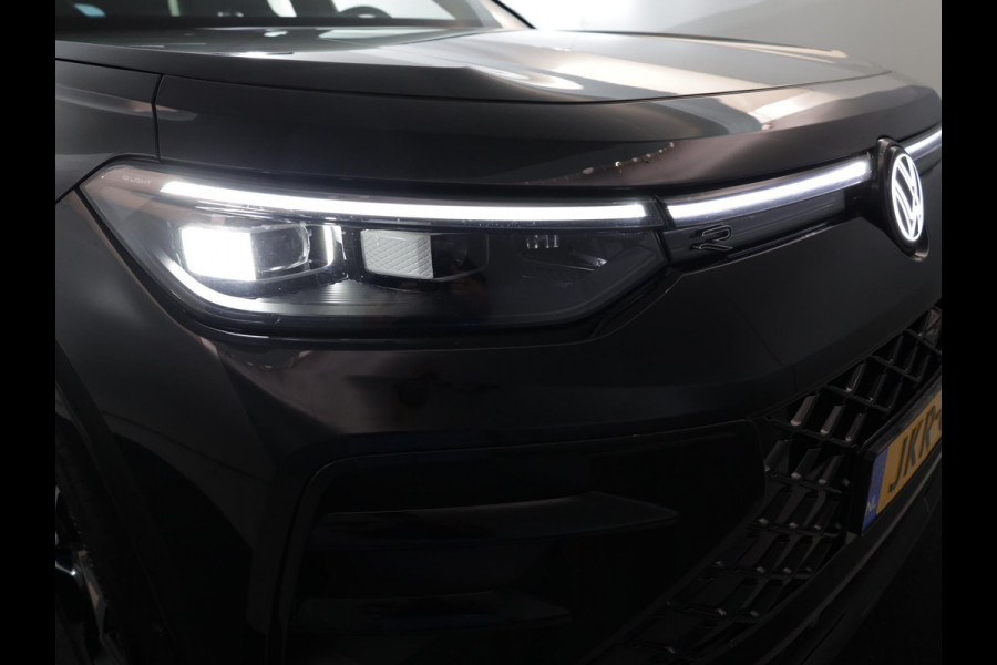 Volkswagen Tayron 1.5 eHybrid R-Line Edition 204 pk Automaat (DSG) | Verlengde garantie | Navigatie | Panoramadak | Trekhaak (wegklapbaar) | Parkeersensoren (Park assist) | Rondomzicht camera | Black Style pakket | R-Line |
