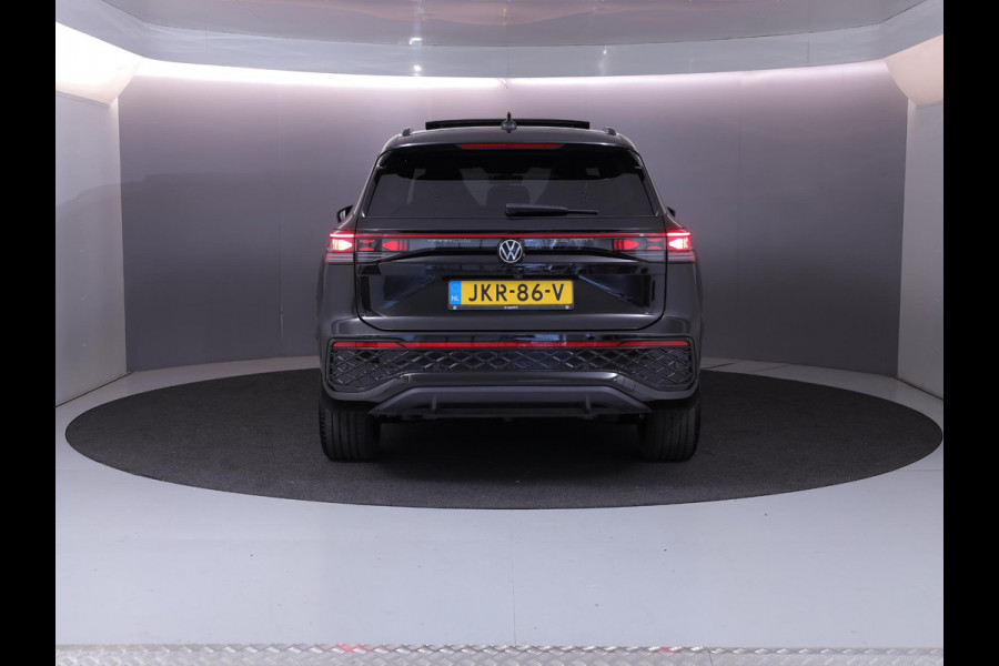 Volkswagen Tayron 1.5 eHybrid R-Line Edition 204 pk Automaat (DSG) | Verlengde garantie | Navigatie | Panoramadak | Trekhaak (wegklapbaar) | Parkeersensoren (Park assist) | Rondomzicht camera | Black Style pakket | R-Line |