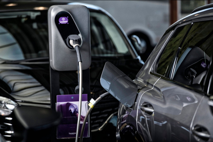 Volkswagen ID.3 Pro 58 kWh > 94,2% SOH/Warmtepomp/Camera/Zwart dak/18inch...