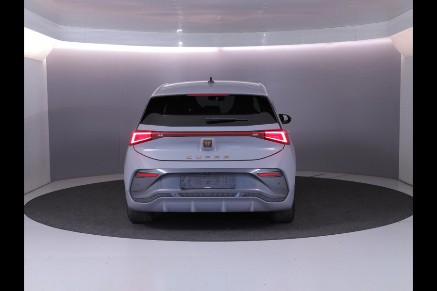 CUPRA Born Business 62 kWh 204 pk | SOH 93,36% |  Navigatie | Parkeersensoren | Achteruitrijcamera | Adaptieve cruise control | Autom. airco |
