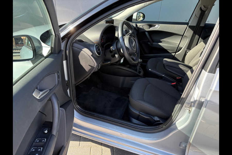 Audi A1 Sportback 95PK TFSI Pro Line Bi-Tone/Navigatie/Bluetooth/Cruise-control