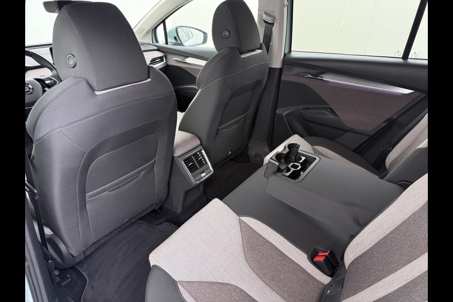 Škoda ENYAQ iV 60 First Edition SOH 92% 3-Zone Ecc Adap.Cruise Stoel+Stuurverwarming Elek.Stoel+Memory Camera Apple Camera Android Auto Navi Pd Keyless advanced Led Matrix Blind Spot Warning Lmv Privacy Glas Lane Assist DAB P-Assist GSM Draadloos laden Dealeronderhouden Origineel Nederlandse Auto