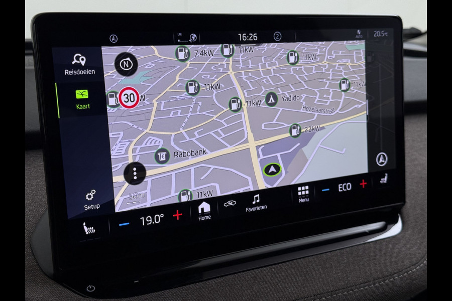 Škoda ENYAQ iV 60 First Edition SOH 92% 3-Zone Ecc Adap.Cruise Stoel+Stuurverwarming Elek.Stoel+Memory Camera Apple Camera Android Auto Navi Pd Keyless advanced Led Matrix Blind Spot Warning Lmv Privacy Glas Lane Assist DAB P-Assist GSM Draadloos laden Dealeronderhouden Origineel Nederlandse Auto