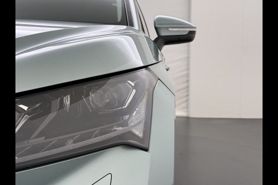 Škoda ENYAQ iV 60 First Edition SOH 92% 3-Zone Ecc Adap.Cruise Stoel+Stuurverwarming Elek.Stoel+Memory Camera Apple Camera Android Auto Navi Pd Keyless advanced Led Matrix Blind Spot Warning Lmv Privacy Glas Lane Assist DAB P-Assist GSM Draadloos laden Dealeronderhouden Origineel Nederlandse Auto