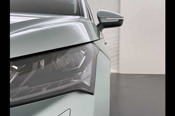 Škoda ENYAQ iV 60 First Edition SOH 92% 3-Zone Ecc Adap.Cruise Stoel+Stuurverwarming Elek.Stoel+Memory Camera Apple Camera Android Auto Navi Pd Keyless advanced Led Matrix Blind Spot Warning Lmv Privacy Glas Lane Assist DAB P-Assist GSM Draadloos laden Dealeronderhouden Origineel Nederlandse Auto