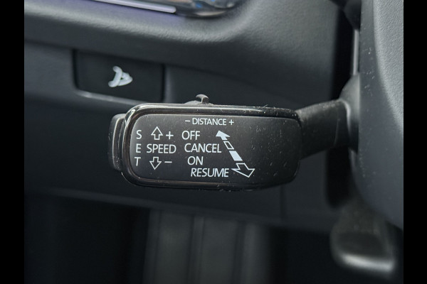 Škoda ENYAQ iV 60 First Edition SOH 92% 3-Zone Ecc Adap.Cruise Stoel+Stuurverwarming Elek.Stoel+Memory Camera Apple Camera Android Auto Navi Pd Keyless advanced Led Matrix Blind Spot Warning Lmv Privacy Glas Lane Assist DAB P-Assist GSM Draadloos laden Dealeronderhouden Origineel Nederlandse Auto