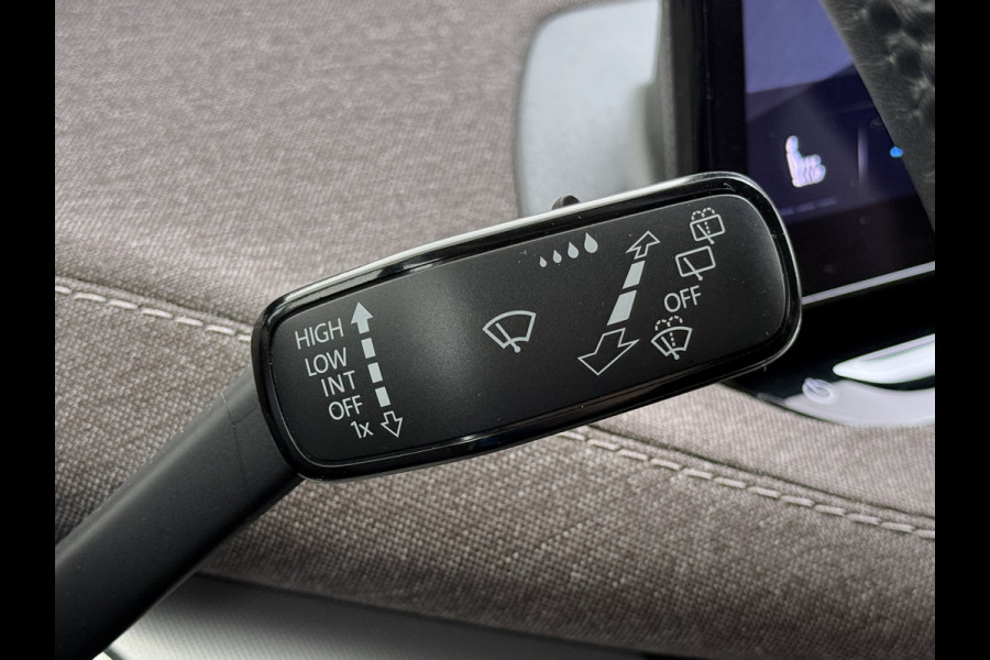 Škoda ENYAQ iV 60 First Edition SOH 92% 3-Zone Ecc Adap.Cruise Stoel+Stuurverwarming Elek.Stoel+Memory Camera Apple Camera Android Auto Navi Pd Keyless advanced Led Matrix Blind Spot Warning Lmv Privacy Glas Lane Assist DAB P-Assist GSM Draadloos laden Dealeronderhouden Origineel Nederlandse Auto