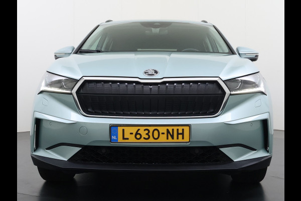 Škoda ENYAQ iV 60 First Edition SOH 92% 3-Zone Ecc Adap.Cruise Stoel+Stuurverwarming Elek.Stoel+Memory Camera Apple Camera Android Auto Navi Pd Keyless advanced Led Matrix Blind Spot Warning Lmv Privacy Glas Lane Assist DAB P-Assist GSM Draadloos laden Dealeronderhouden Origineel Nederlandse Auto