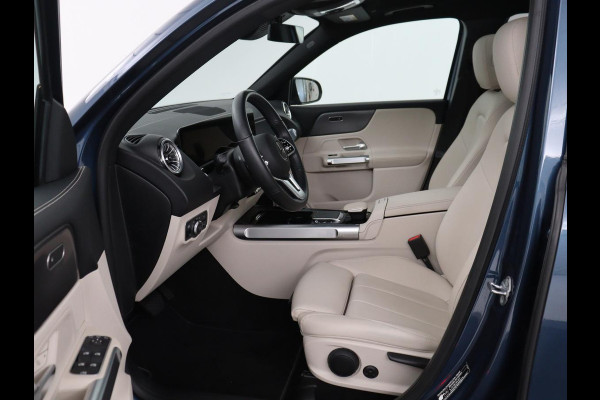 Mercedes-Benz GLB 200 Luxury Line | Panoramadak | Leder | Adaptive cruise | Camera | Park assist | Carplay | Sfeerverlichting | Full LED | Stoelverwarming | Navigatie |
