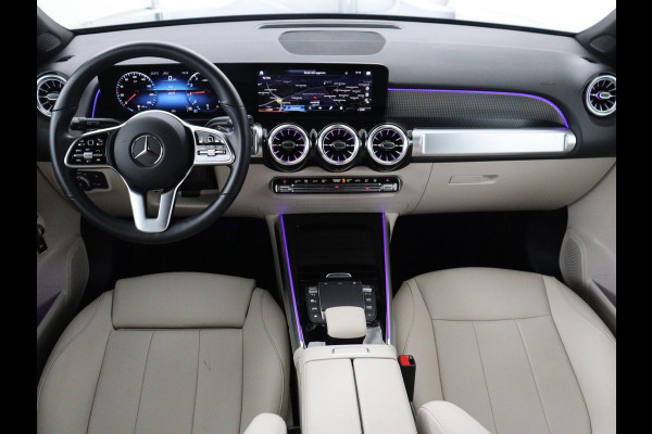 Mercedes-Benz GLB 200 Luxury Line | Panoramadak | Leder | Adaptive cruise | Camera | Park assist | Carplay | Sfeerverlichting | Full LED | Stoelverwarming | Navigatie |
