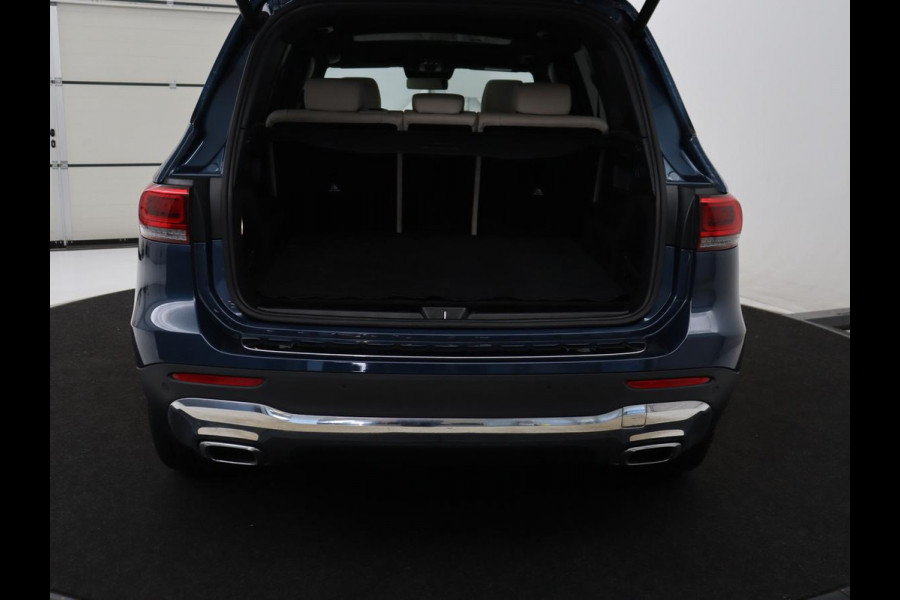 Mercedes-Benz GLB 200 Luxury Line | Panoramadak | Leder | Adaptive cruise | Camera | Park assist | Carplay | Sfeerverlichting | Full LED | Stoelverwarming | Navigatie |