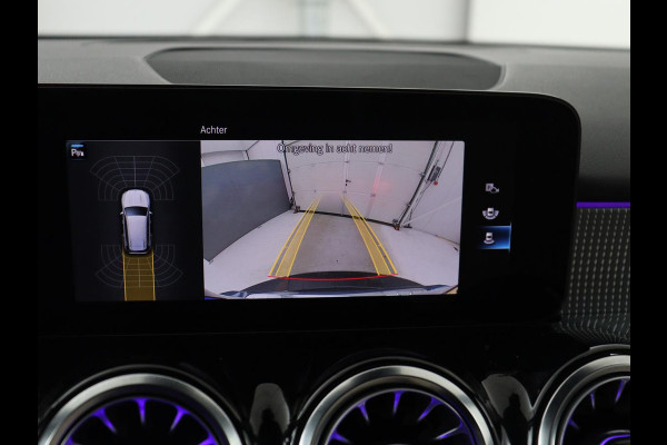 Mercedes-Benz GLB 200 Luxury Line | Panoramadak | Leder | Adaptive cruise | Camera | Park assist | Carplay | Sfeerverlichting | Full LED | Stoelverwarming | Navigatie |
