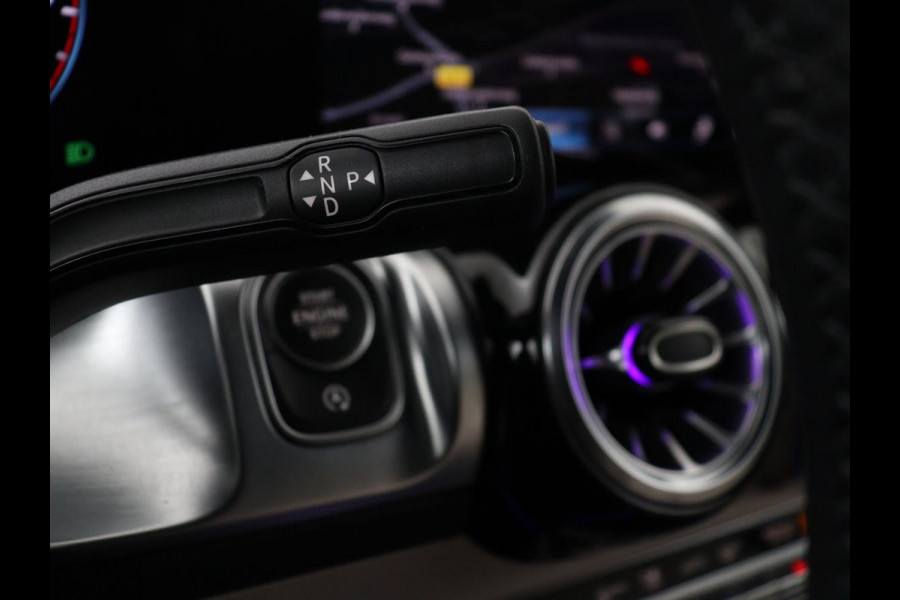 Mercedes-Benz GLB 200 Luxury Line | Panoramadak | Leder | Adaptive cruise | Camera | Park assist | Carplay | Sfeerverlichting | Full LED | Stoelverwarming | Navigatie |