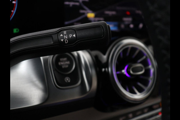 Mercedes-Benz GLB 200 Luxury Line | Panoramadak | Leder | Adaptive cruise | Camera | Park assist | Carplay | Sfeerverlichting | Full LED | Stoelverwarming | Navigatie |
