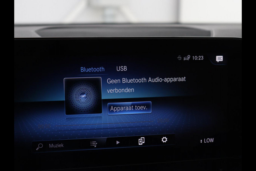 Mercedes-Benz GLB 200 Luxury Line | Panoramadak | Leder | Adaptive cruise | Camera | Park assist | Carplay | Sfeerverlichting | Full LED | Stoelverwarming | Navigatie |
