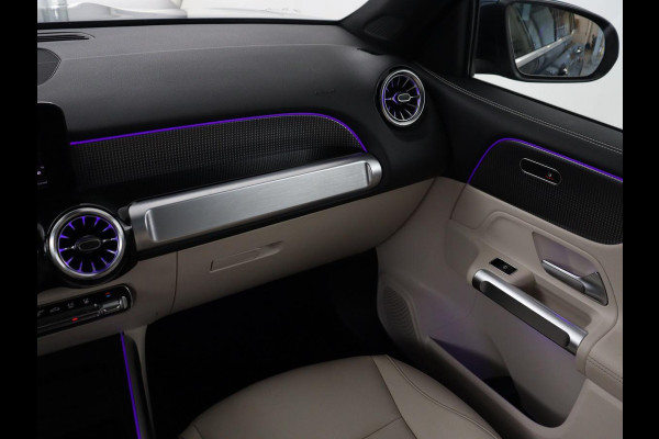 Mercedes-Benz GLB 200 Luxury Line | Panoramadak | Leder | Adaptive cruise | Camera | Park assist | Carplay | Sfeerverlichting | Full LED | Stoelverwarming | Navigatie |