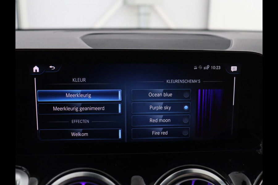 Mercedes-Benz GLB 200 Luxury Line | Panoramadak | Leder | Adaptive cruise | Camera | Park assist | Carplay | Sfeerverlichting | Full LED | Stoelverwarming | Navigatie |