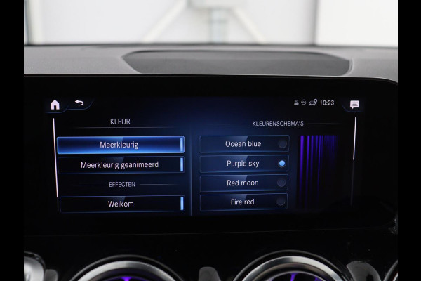 Mercedes-Benz GLB 200 Luxury Line | Panoramadak | Leder | Adaptive cruise | Camera | Park assist | Carplay | Sfeerverlichting | Full LED | Stoelverwarming | Navigatie |