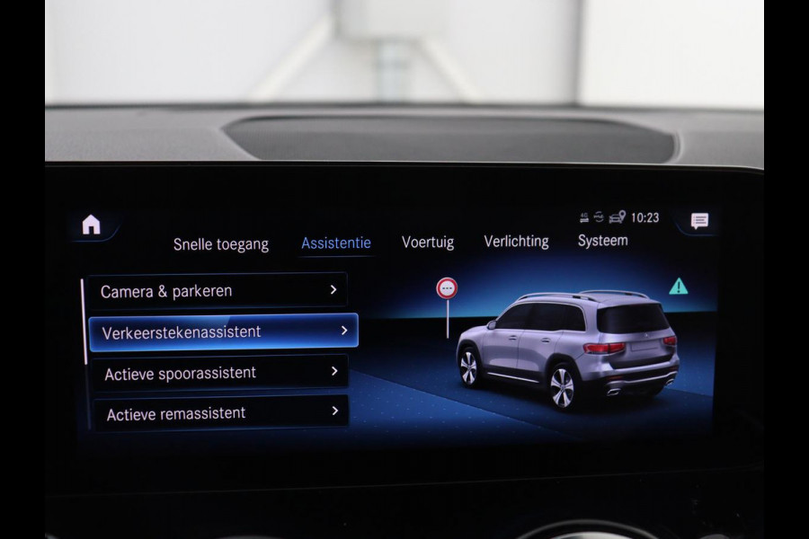 Mercedes-Benz GLB 200 Luxury Line | Panoramadak | Leder | Adaptive cruise | Camera | Park assist | Carplay | Sfeerverlichting | Full LED | Stoelverwarming | Navigatie |