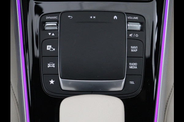 Mercedes-Benz GLB 200 Luxury Line | Panoramadak | Leder | Adaptive cruise | Camera | Park assist | Carplay | Sfeerverlichting | Full LED | Stoelverwarming | Navigatie |