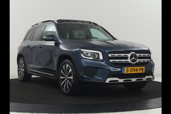 Mercedes-Benz GLB 200 Luxury Line | Panoramadak | Leder | Adaptive cruise | Camera | Park assist | Carplay | Sfeerverlichting | Full LED | Stoelverwarming | Navigatie |