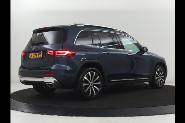 Mercedes-Benz GLB 200 Luxury Line | Panoramadak | Leder | Adaptive cruise | Camera | Park assist | Carplay | Sfeerverlichting | Full LED | Stoelverwarming | Navigatie |