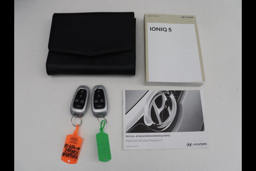 Hyundai IONIQ 5 Connect+ AWD 73kWh | Trekhaak | Leder | Head-up | Stuur/stoel verwarming | Adaptive cruise | Camera | Park assist | Carplay | Bose sound |