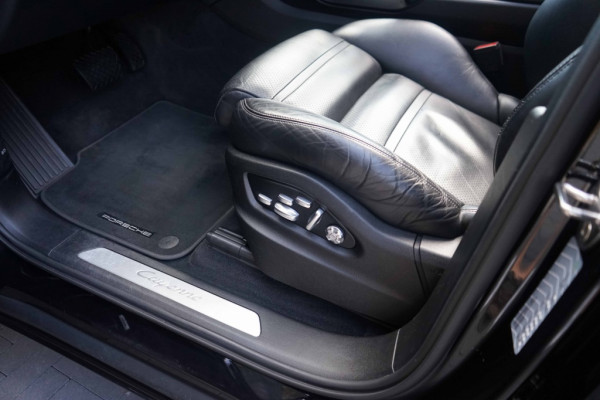 Porsche Cayenne 3.0 E-Hybrid V6 Pano/Bose/Sport-Chrono/360/trkhk