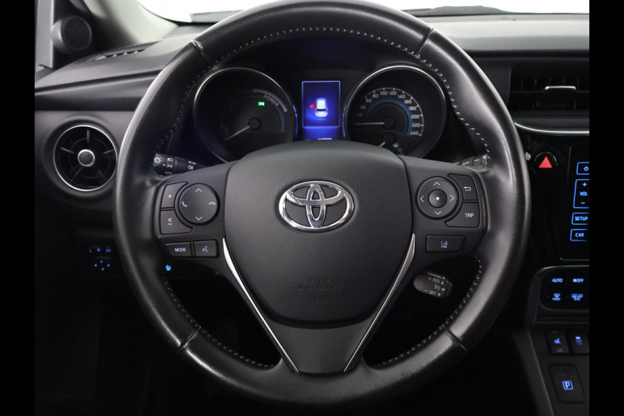 Toyota Auris 1.8 Hybrid Executive . GARANTIE TOT 02-2029 . STOEL VERWARMING . NAVIGATIE . CRUISE CONTROL .