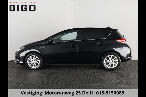 Toyota Auris 1.8 Hybrid Executive . GARANTIE TOT 02-2029 . STOEL VERWARMING . NAVIGATIE . CRUISE CONTROL .