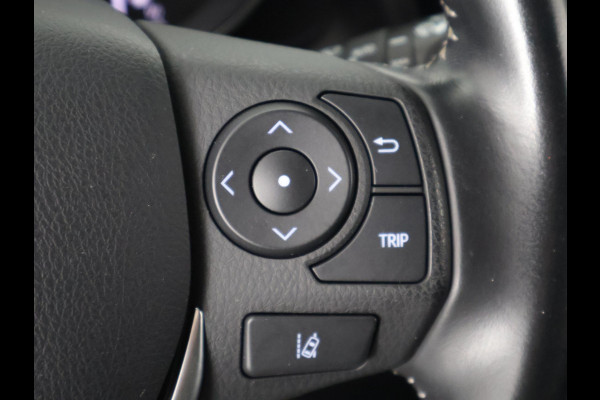Toyota Auris 1.8 Hybrid Executive . GARANTIE TOT 02-2029 . STOEL VERWARMING . NAVIGATIE . CRUISE CONTROL .