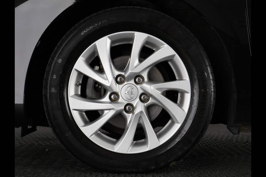 Toyota Auris 1.8 Hybrid Executive . GARANTIE TOT 02-2029 . STOEL VERWARMING . NAVIGATIE . CRUISE CONTROL .