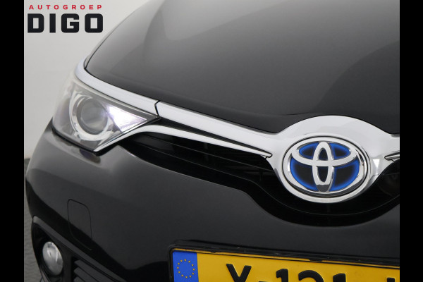 Toyota Auris 1.8 Hybrid Executive . GARANTIE TOT 02-2029 . STOEL VERWARMING . NAVIGATIE . CRUISE CONTROL .