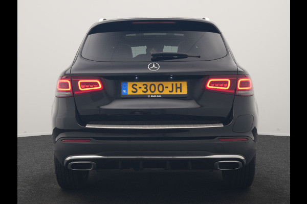 Mercedes-Benz GLC 300e 4MATIC Business Solution AMG 320pk Dealer O.H. | Trekhaak Afn. | Panodak | Camera | Alcantara Sportstoelen Verwarmd | Sfeerverlichting | Apple Carplay | Cruise Control | Navigatie | DAB | 19"L.M | Plug In Hybrid |