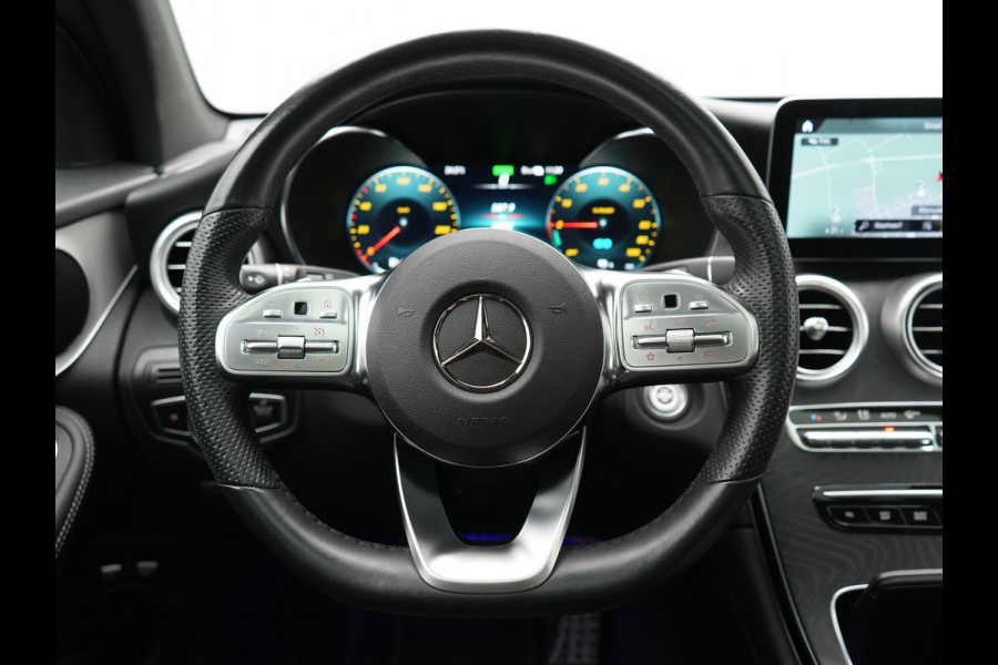 Mercedes-Benz GLC 300e 4MATIC Business Solution AMG 320pk Dealer O.H. | Trekhaak Afn. | Panodak | Camera | Alcantara Sportstoelen Verwarmd | Sfeerverlichting | Apple Carplay | Cruise Control | Navigatie | DAB | 19"L.M | Plug In Hybrid |