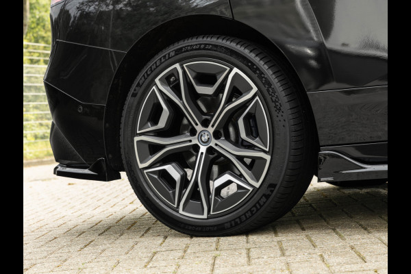 BMW iX xDrive50 - Luchtvering - Integral Active Steering - Driving Ass Prof - Pano