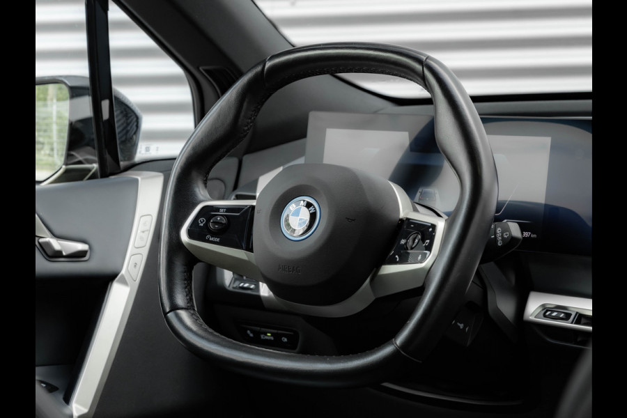 BMW iX xDrive50 - Luchtvering - Integral Active Steering - Driving Ass Prof - Pano