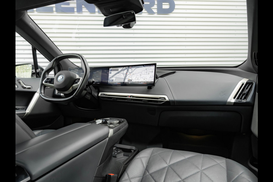 BMW iX xDrive50 - Luchtvering - Integral Active Steering - Driving Ass Prof - Pano