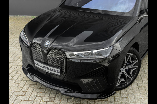 BMW iX xDrive50 - Luchtvering - Integral Active Steering - Driving Ass Prof - Pano