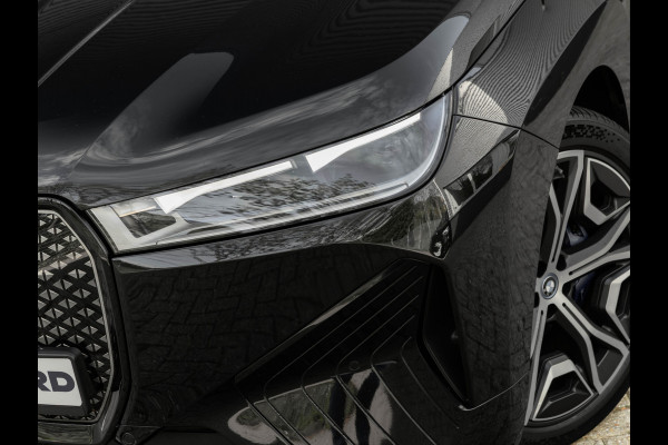 BMW iX xDrive50 - Luchtvering - Integral Active Steering - Driving Ass Prof - Pano