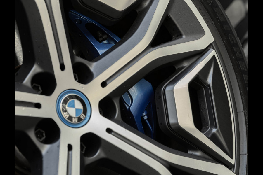 BMW iX xDrive50 - Luchtvering - Integral Active Steering - Driving Ass Prof - Pano