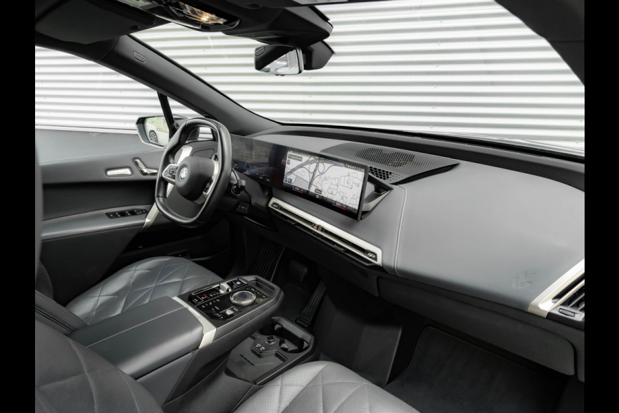 BMW iX xDrive50 - Luchtvering - Integral Active Steering - Driving Ass Prof - Pano