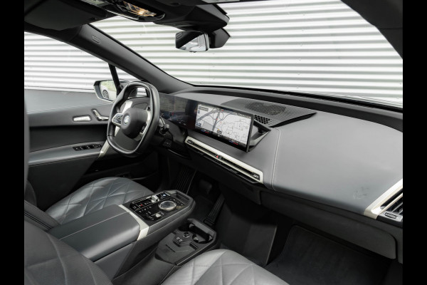 BMW iX xDrive50 - Luchtvering - Integral Active Steering - Driving Ass Prof - Pano