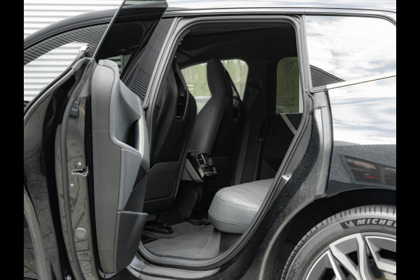 BMW iX xDrive50 - Luchtvering - Integral Active Steering - Driving Ass Prof - Pano