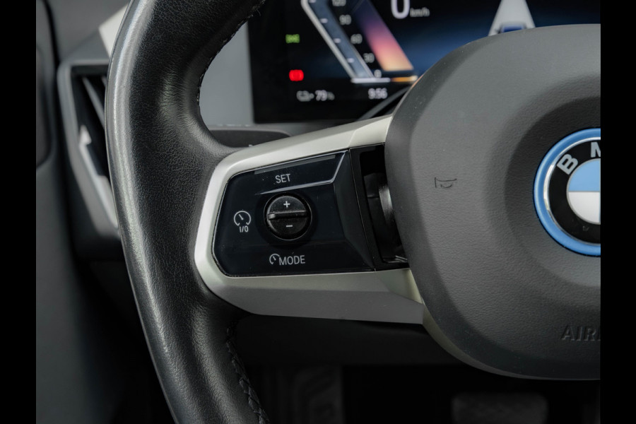 BMW iX xDrive50 - Luchtvering - Integral Active Steering - Driving Ass Prof - Pano